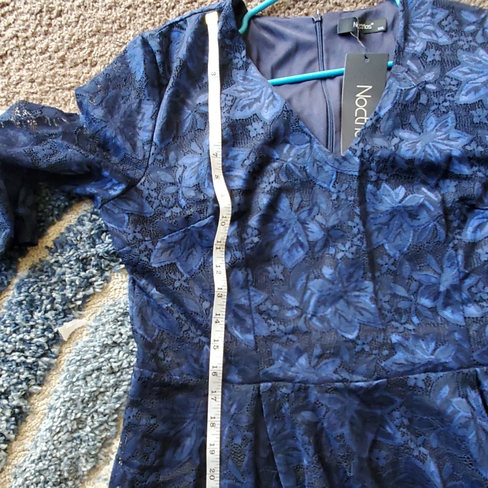 Dress - Picture 7 of 8